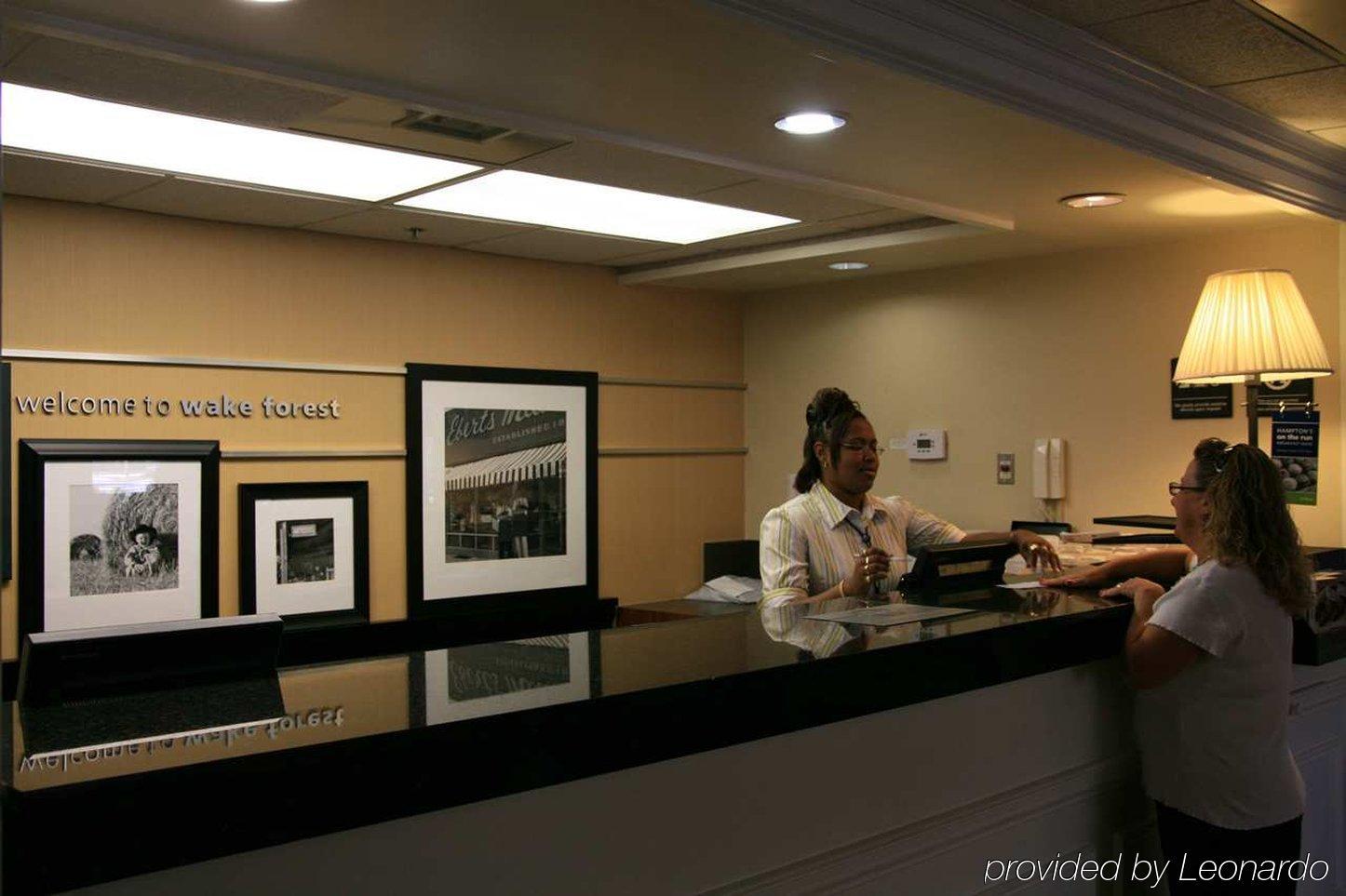 Hampton Inn Raleigh/Town Of Wake Forest Interior photo